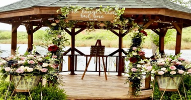 Gazebo decorated for Spring wedding at Three Falls Cove